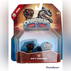 NIP New Sealed Skylanders Trap Team Minis Bop & Terrabite figure 2 piece set